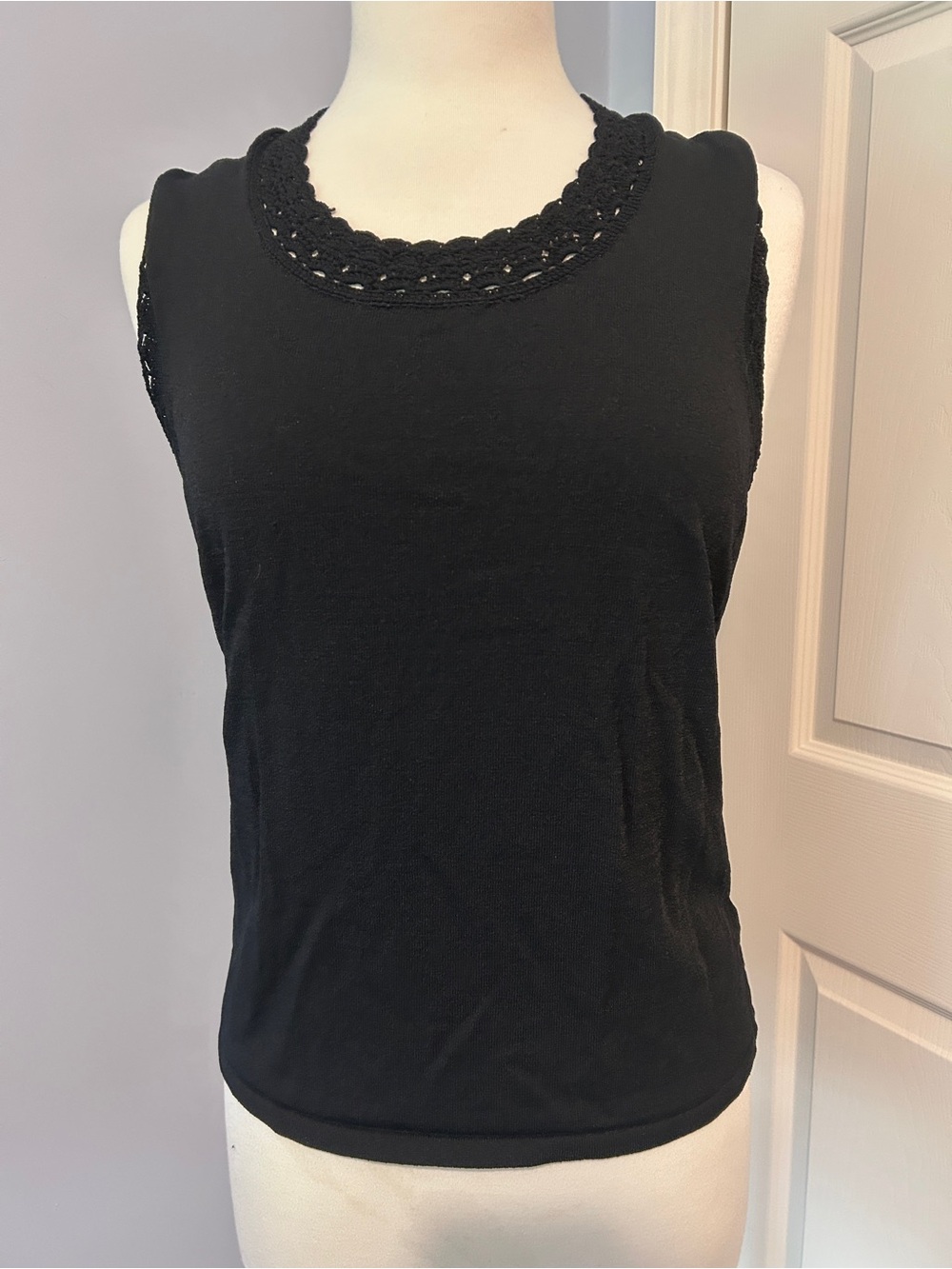 Jones New York Black Crochet-Neck Sleeveless Tank